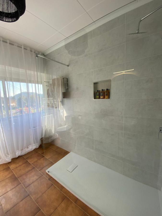 The Beach - Large Apartment With Private Beach Pettenasco Bagian luar foto